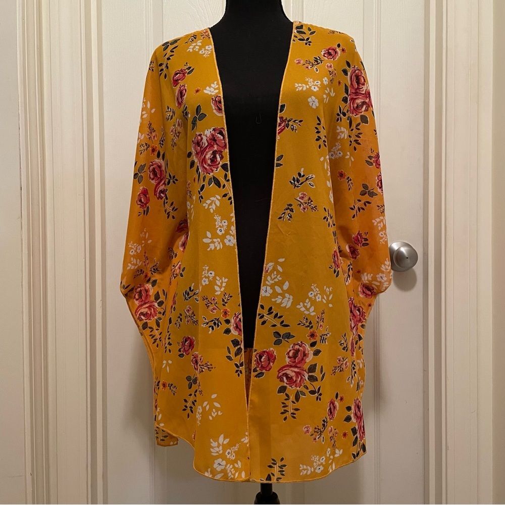 No Boundaries Kimono Yellow Floral Women's Medium Lace Back Cover Lightweight